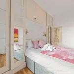 Sg, Classic Knightsbridge Loft Apartment