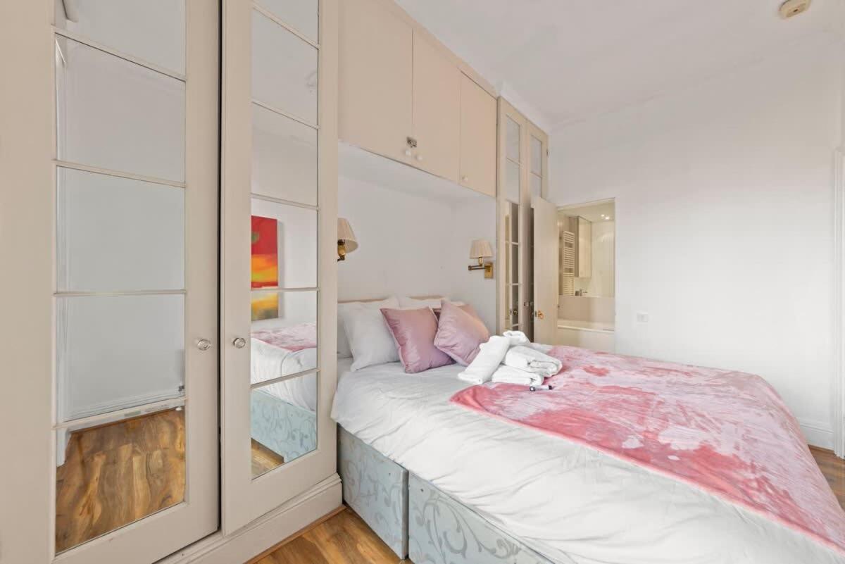 Sg, Classic Knightsbridge Loft Apartment *